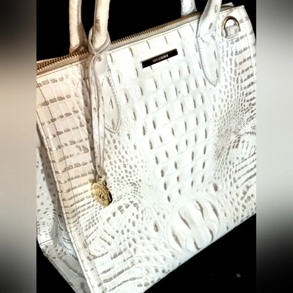 NWOT Brahmin Caroline Leather Hand Bag With Credit Card Wallet😍